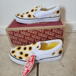 NIB Girl Vans Sunflower Classic Slip-on Shoes sz 3
